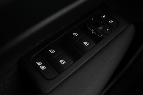 Volvo EX40 Single Motor Extended Range Plus Black Edition | 82 kWh | Panoramadak | Harman/Kardon | Camera