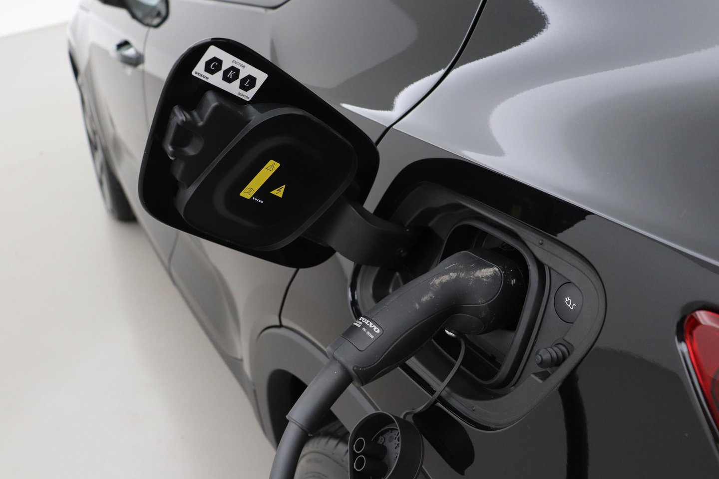 Volvo EX40 Single Motor Extended Range Plus Black Edition | 82 kWh | Panoramadak | Harman/Kardon | Camera