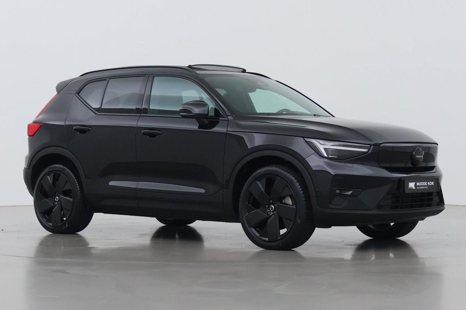 Volvo EX40 Single Motor Extended Range Plus Black Edition | 82 kWh | Panoramadak | Harman/Kardon | Camera