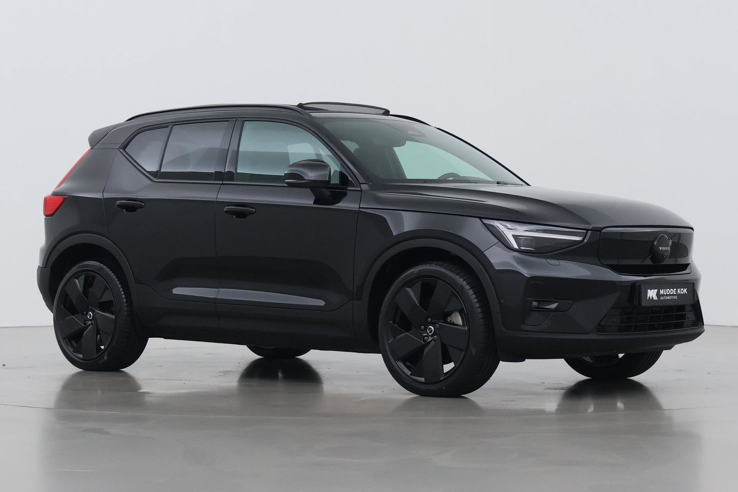 Volvo EX40 Single Motor Extended Range Plus Black Edition | 82 kWh | Panoramadak | Harman/Kardon | Camera