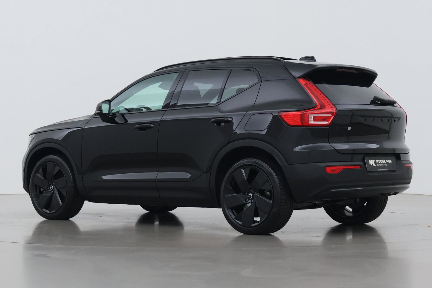 Volvo EX40 Single Motor Extended Range Plus Black Edition | 82 kWh | Panoramadak | Harman/Kardon | Camera