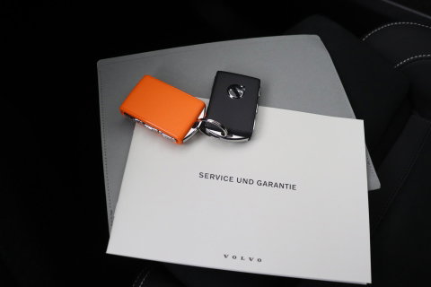 Volvo EX40 Single Motor Extended Range Plus | 82 kWh | Harman/Kardon | Pilot Assist | Warmtepomp | Keyless | Stoel+Stuurverwarming | ACC