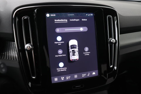 Volvo EX40 Single Motor Extended Range Plus | 82 kWh | Harman/Kardon | Pilot Assist | Warmtepomp | Keyless | Stoel+Stuurverwarming | ACC