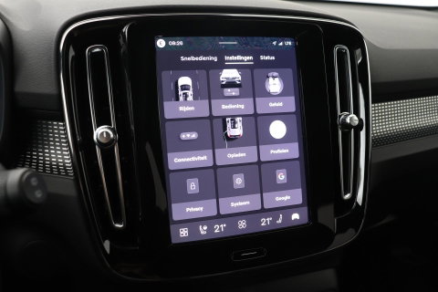 Volvo EX40 Single Motor Extended Range Plus | 82 kWh | Harman/Kardon | Pilot Assist | Warmtepomp | Keyless | Stoel+Stuurverwarming | ACC