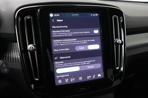 Volvo EX40 Single Motor Extended Range Plus | 82 kWh | Harman/Kardon | Pilot Assist | Warmtepomp | Keyless | Stoel+Stuurverwarming | ACC