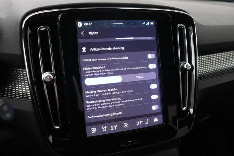 Volvo EX40 Single Motor Extended Range Plus | 82 kWh | Harman/Kardon | Pilot Assist | Warmtepomp | Keyless | Stoel+Stuurverwarming | ACC