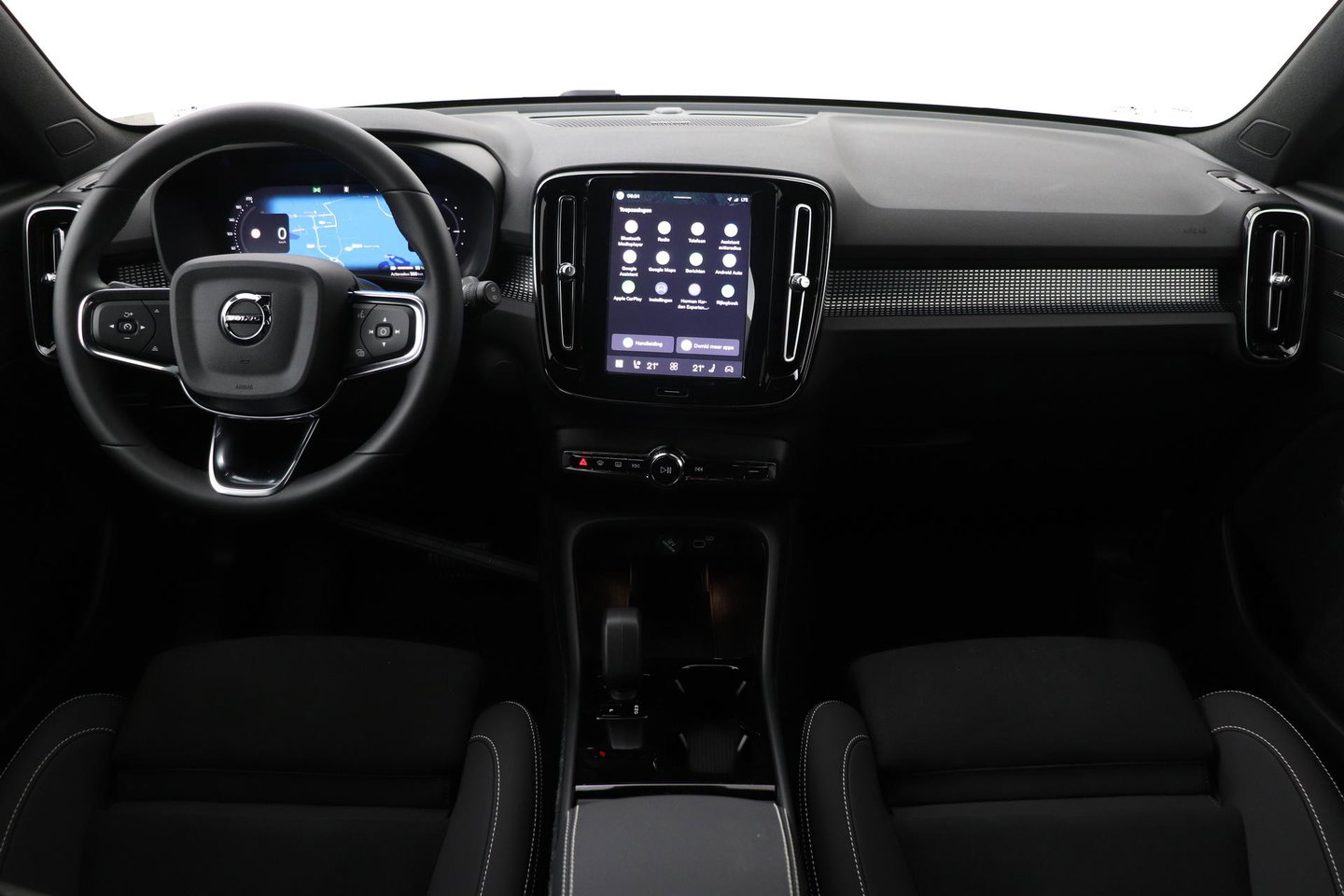 Volvo EX40 Single Motor Extended Range Plus | 82 kWh | Harman/Kardon | Pilot Assist | Warmtepomp | Keyless | Stoel+Stuurverwarming | ACC