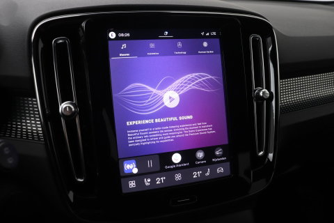 Volvo EX40 Single Motor Extended Range Plus | 82 kWh | Harman/Kardon | Pilot Assist | Warmtepomp | Keyless | Stoel+Stuurverwarming | ACC