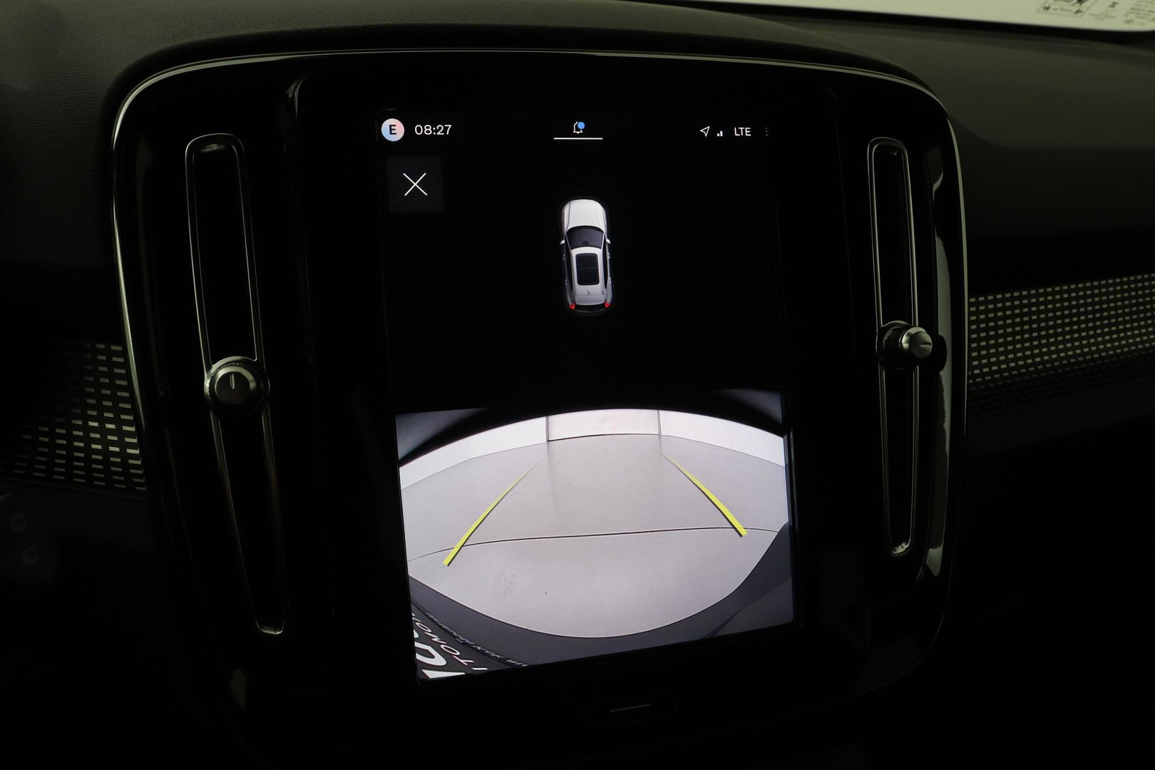 Volvo EX40 Single Motor Extended Range Plus | 82 kWh | Harman/Kardon | Pilot Assist | Warmtepomp | Keyless | Stoel+Stuurverwarming | ACC
