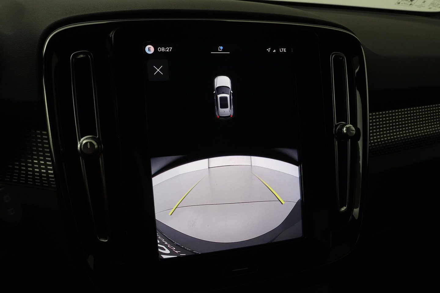 Volvo EX40 Single Motor Extended Range Plus | 82 kWh | Harman/Kardon | Pilot Assist | Warmtepomp | Keyless | Stoel+Stuurverwarming | ACC