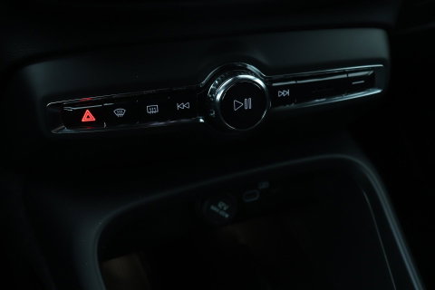 Volvo EX40 Single Motor Extended Range Plus | 82 kWh | Harman/Kardon | Pilot Assist | Warmtepomp | Keyless | Stoel+Stuurverwarming | ACC