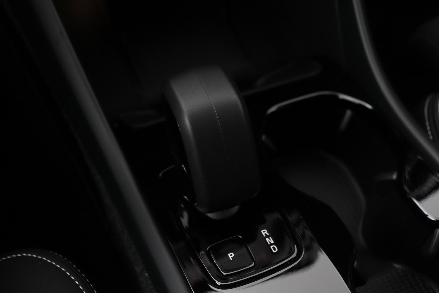 Volvo EX40 Single Motor Extended Range Plus | 82 kWh | Harman/Kardon | Pilot Assist | Warmtepomp | Keyless | Stoel+Stuurverwarming | ACC