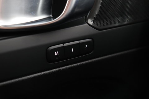 Volvo EX40 Single Motor Extended Range Plus | 82 kWh | Harman/Kardon | Pilot Assist | Warmtepomp | Keyless | Stoel+Stuurverwarming | ACC