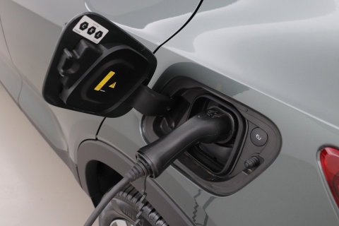 Volvo EX40 Single Motor Extended Range Plus | 82 kWh | Harman/Kardon | Pilot Assist | Warmtepomp | Keyless | Stoel+Stuurverwarming | ACC