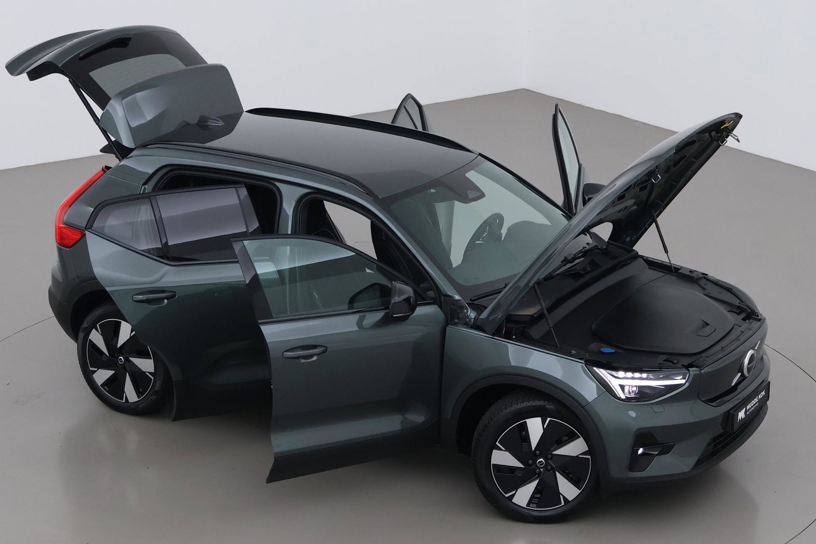 Volvo EX40 Single Motor Extended Range Plus | 82 kWh | Harman/Kardon | Pilot Assist | Warmtepomp | Keyless | Stoel+Stuurverwarming | ACC