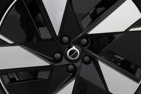 Volvo EX40 Single Motor Extended Range Plus | 82 kWh | Harman/Kardon | Pilot Assist | Warmtepomp | Keyless | Stoel+Stuurverwarming | ACC