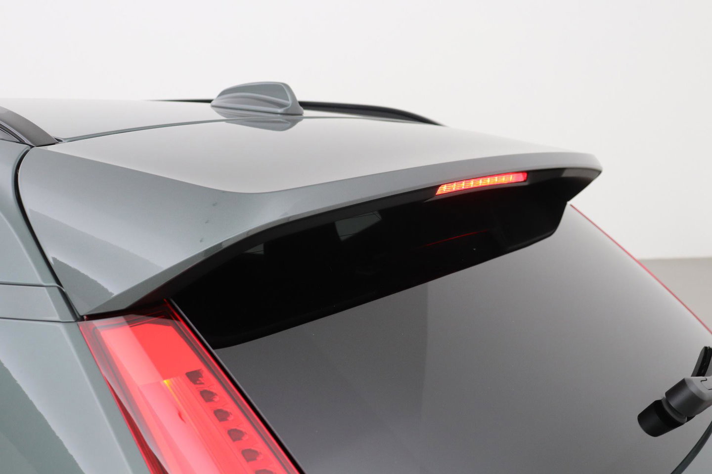 Volvo EX40 Single Motor Extended Range Plus | 82 kWh | Harman/Kardon | Pilot Assist | Warmtepomp | Keyless | Stoel+Stuurverwarming | ACC
