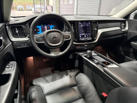Volvo XC60 T6 Plus Bright | Panoramadak | Trekhaak | ACC | Pilot Assist | Standkachel | Stoel+Stuurverwarming | BLIS | Camera | 20 Inch