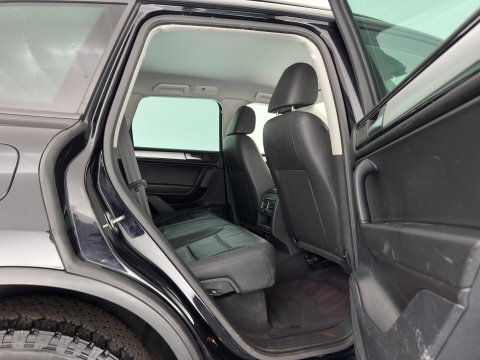 Volkswagen Touareg 3.0 TDI Highline Aut. *LEATHER | XENON | HEATED-COMFORTSEATS | NAVI-FULLMAP | PRIVACY-GLASS | SHIFT-PADDLES | ECC | PDC | CRUISE | TOWBAR | 20''ALU*