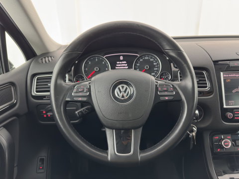 Volkswagen Touareg 3.0 TDI Highline Aut. *LEATHER | XENON | HEATED-COMFORTSEATS | NAVI-FULLMAP | PRIVACY-GLASS | SHIFT-PADDLES | ECC | PDC | CRUISE | TOWBAR | 20''ALU*