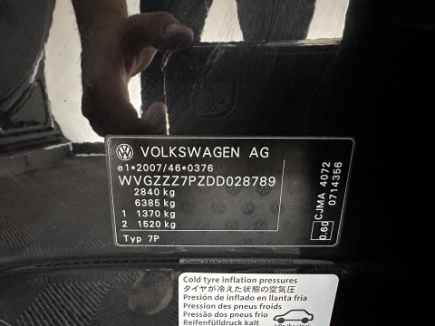 Volkswagen Touareg 3.0 TDI Highline Aut. *LEATHER | XENON | HEATED-COMFORTSEATS | NAVI-FULLMAP | PRIVACY-GLASS | SHIFT-PADDLES | ECC | PDC | CRUISE | TOWBAR | 20''ALU*