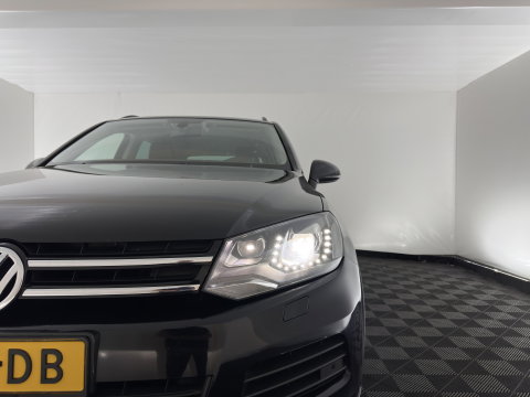 Volkswagen Touareg 3.0 TDI Highline Aut. *LEATHER | XENON | HEATED-COMFORTSEATS | NAVI-FULLMAP | PRIVACY-GLASS | SHIFT-PADDLES | ECC | PDC | CRUISE | TOWBAR | 20''ALU*