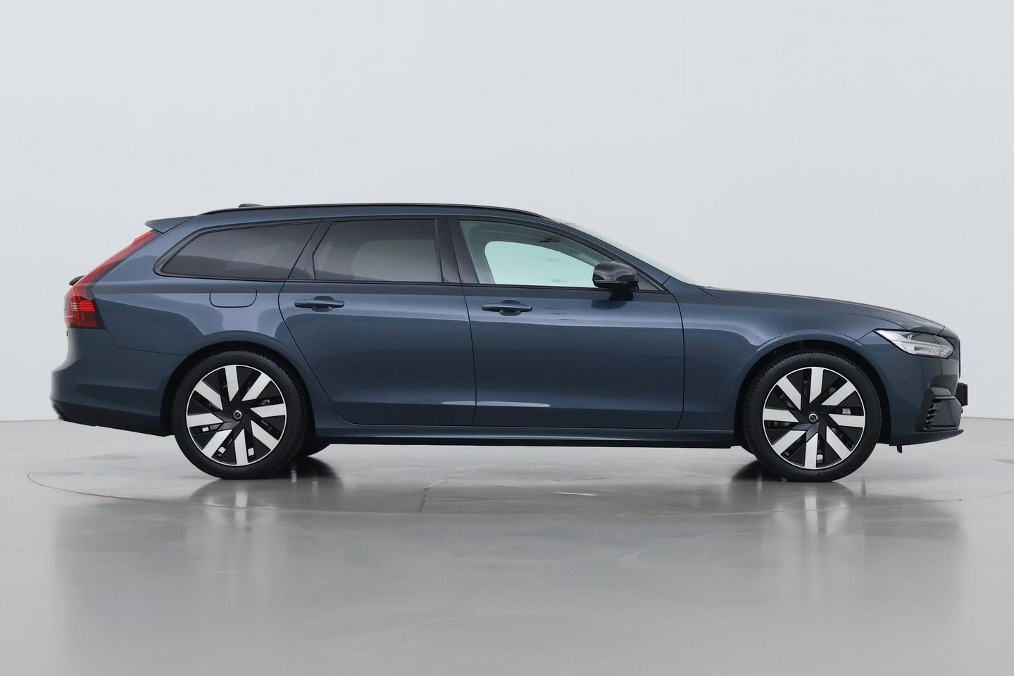 Volvo V90 T6 Plus Dark | Harman/Kardon | BLIS | Stoel- & Stuurverwarming | 360° Camera| ACC | Head-Up