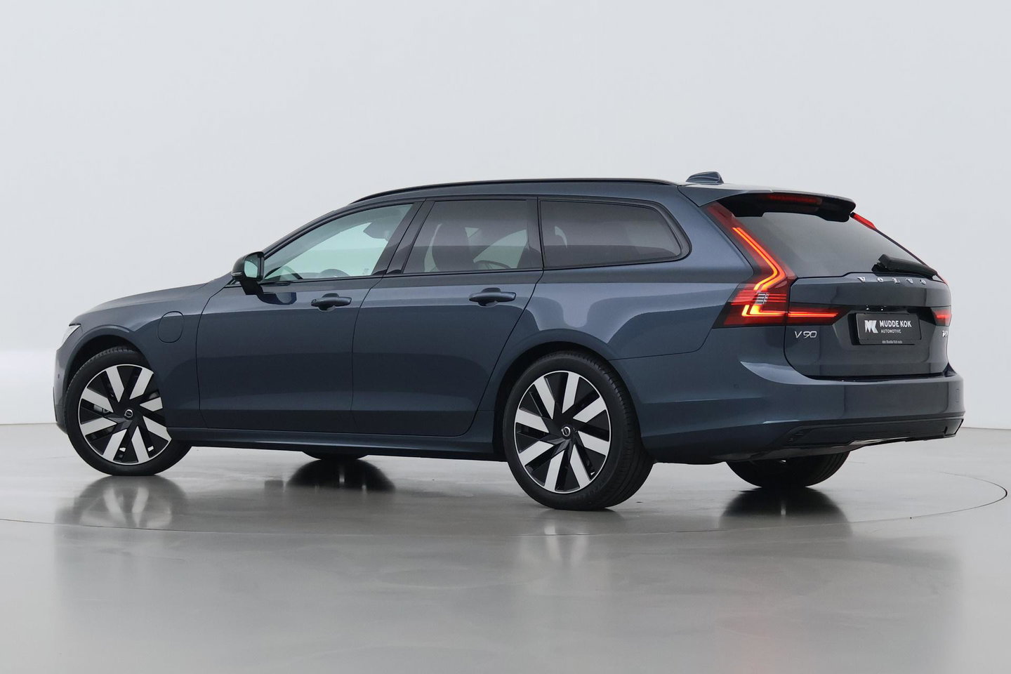 Volvo V90 T6 Plus Dark | Harman/Kardon | BLIS | Stoel- & Stuurverwarming | 360° Camera| ACC | Head-Up