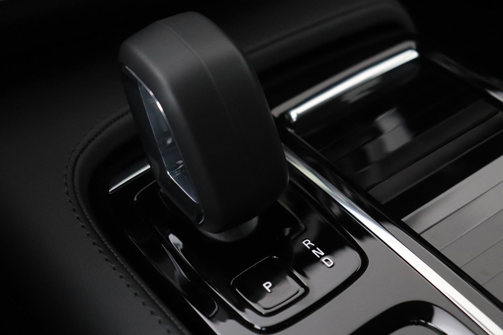 Volvo V90 T6 Plus Dark | Harman/Kardon | BLIS | Stoel- & Stuurverwarming | 360° Camera| ACC | Head-Up