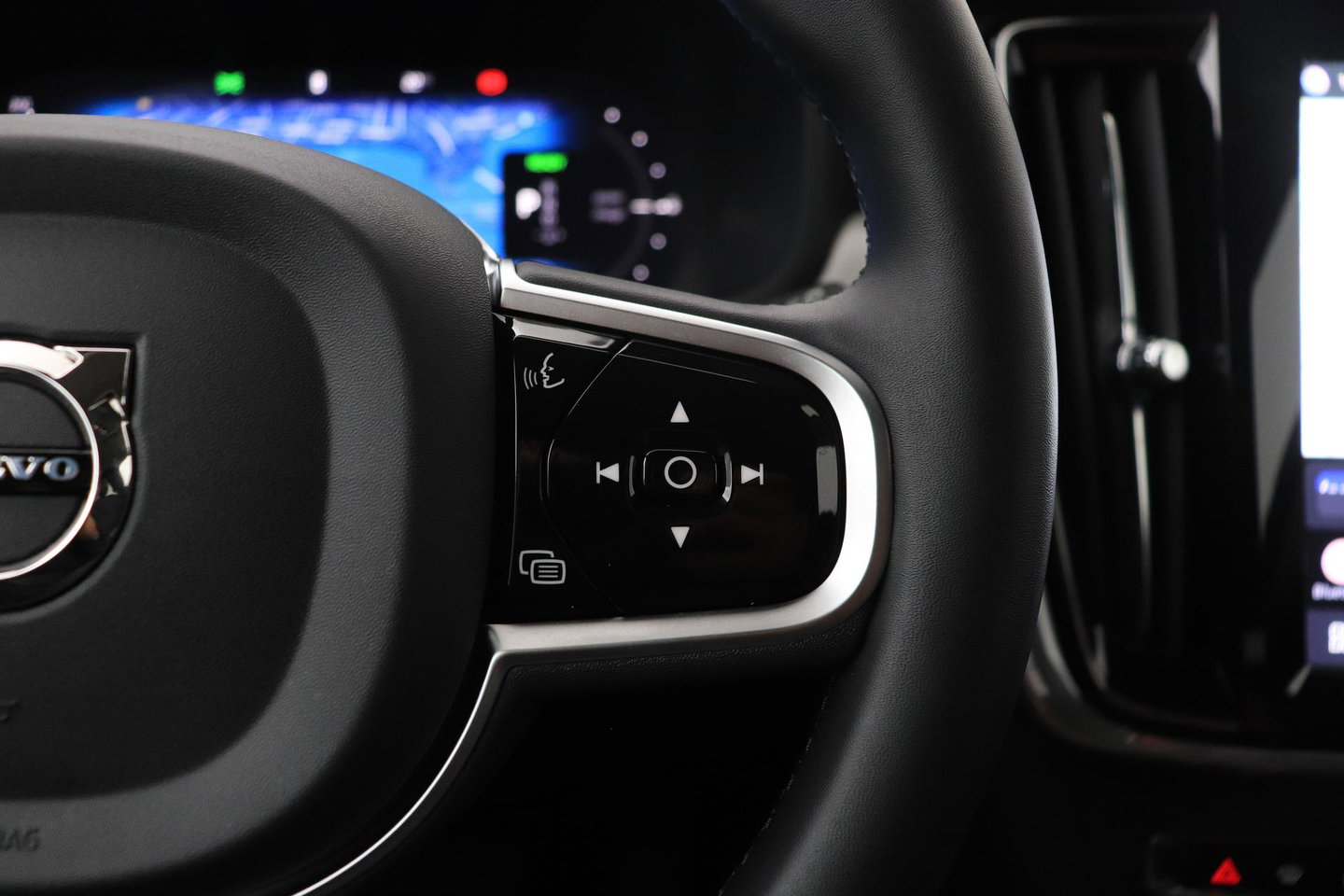 Volvo V90 T6 Plus Dark | Harman/Kardon | BLIS | Stoel- & Stuurverwarming | 360° Camera| ACC | Head-Up