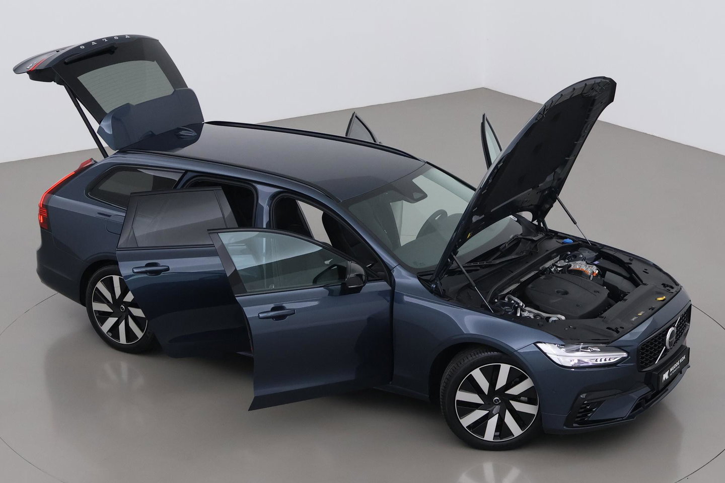 Volvo V90 T6 Plus Dark | Harman/Kardon | BLIS | Stoel- & Stuurverwarming | 360° Camera| ACC | Head-Up