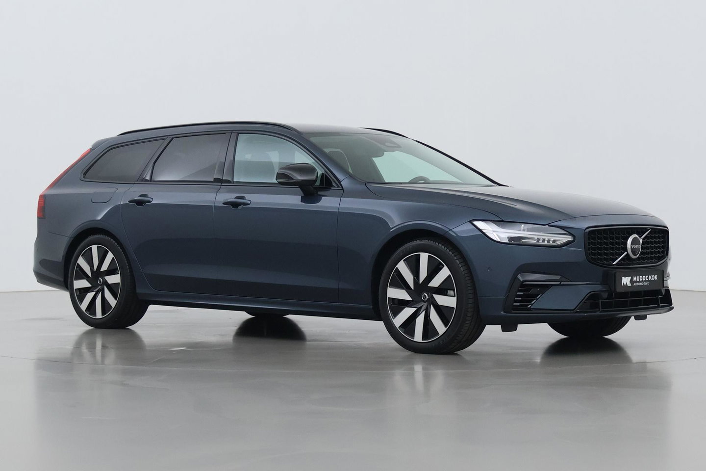 Volvo V90 T6 Plus Dark | Harman/Kardon | BLIS | Stoel- & Stuurverwarming | 360° Camera| ACC | Head-Up