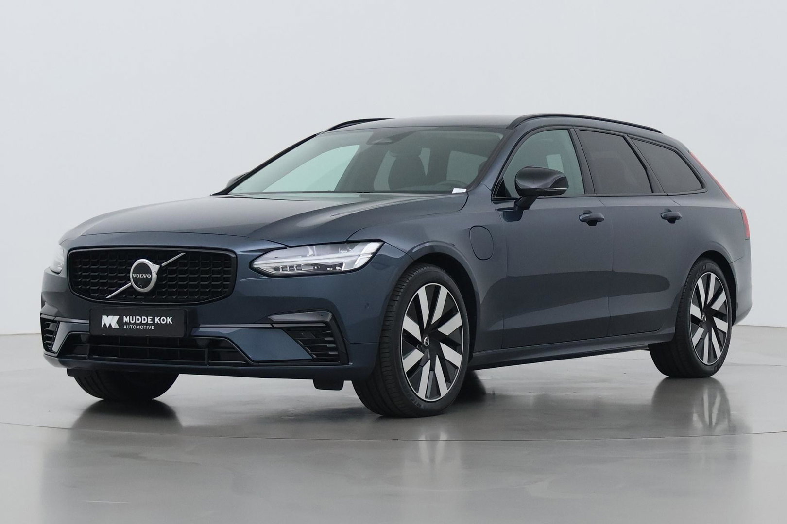 Volvo V90 T6 Plus Dark | Harman/Kardon | BLIS | Stoel- & Stuurverwarming | 360° Camera| ACC | Head-Up