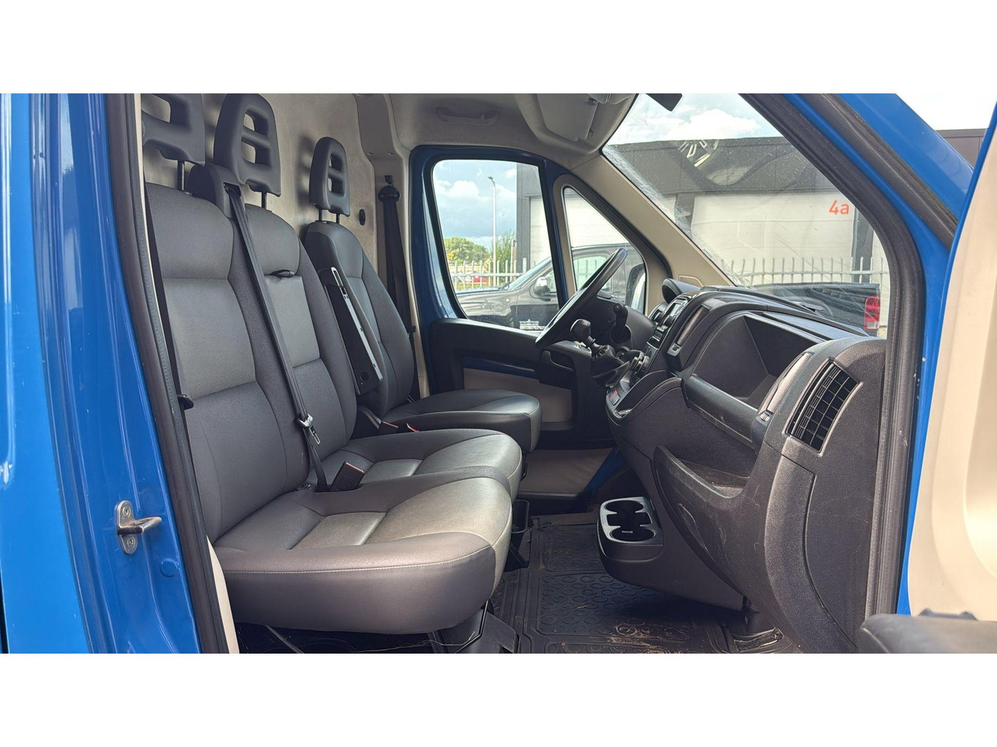 Peugeot Boxer 330 2.0 BlueHDI L2H 1e eigenaar AIRCO CRUISE nieuwe distributie EURO6