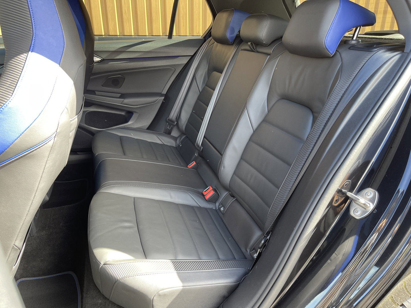 Volkswagen Golf 2.0 TSI R 4Motion | Panoramadak | Harman Kardon | Apple Carplay | Keyless | Sfeerverlichting | Leder |