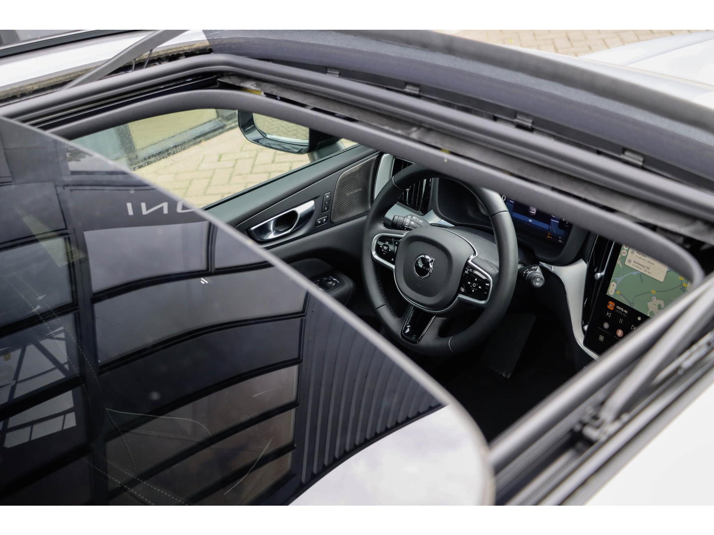 Volvo XC60 T6 AWD Plus Black Edition | Luchtvering | Trekhaak | Pano | 360 Cam | 21 inch