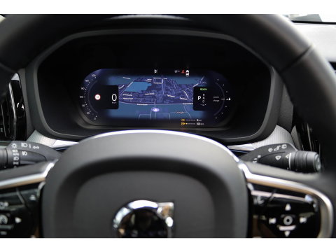 Volvo XC60 T6 AWD Plus Black Edition | Luchtvering | Trekhaak | Pano | 360 Cam | 21 inch