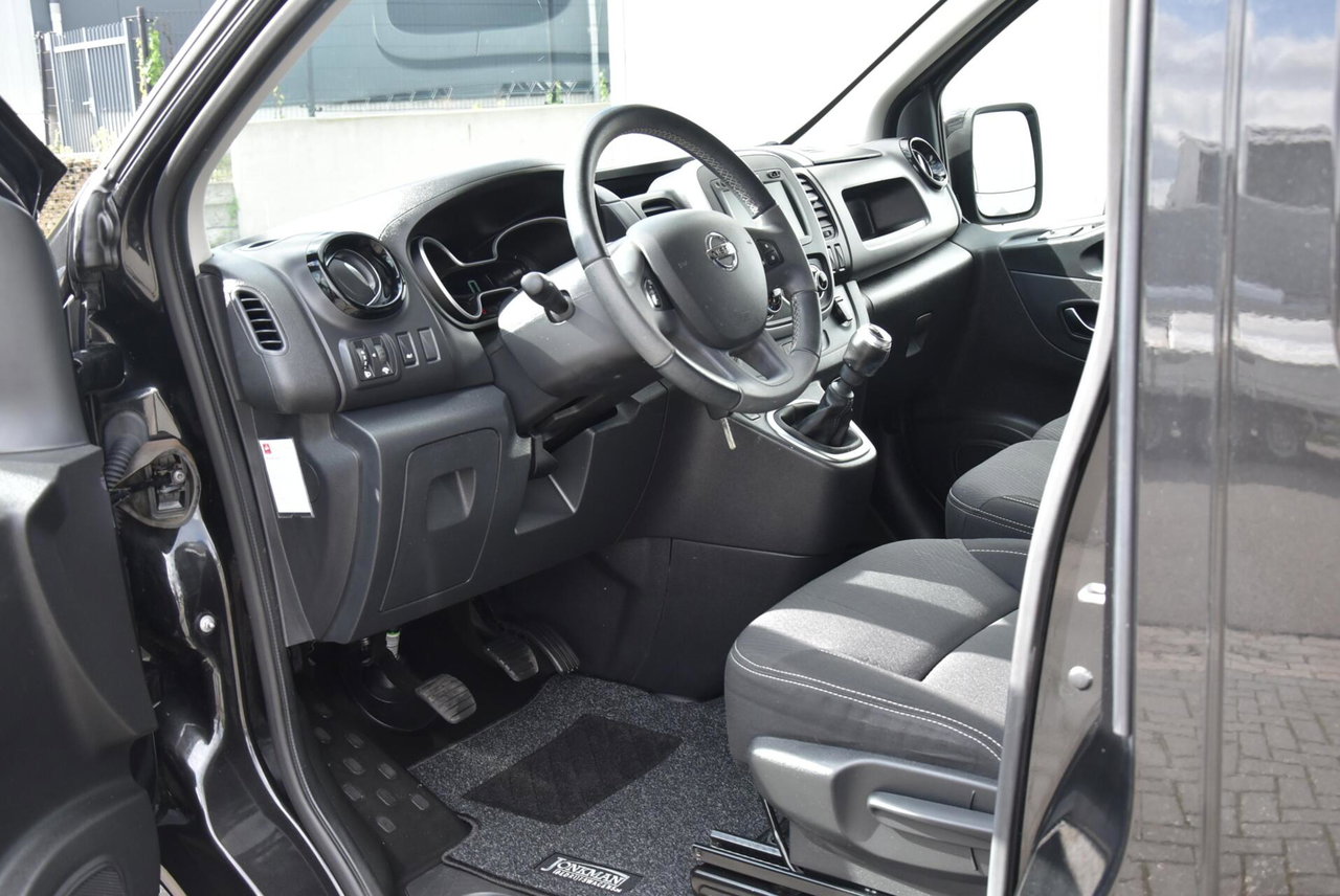 Nissan NV300