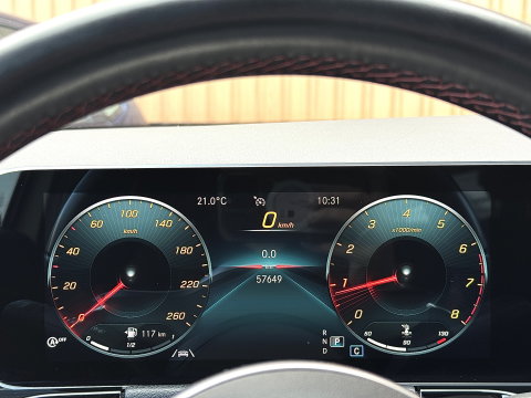 Mercedes-Benz GLA 200 Business Solution AMG | Origineel Nederlands | 1e Eigenaar | Panoramadak | Elektrische Trekhaak | Multibeam Led | Camera | Memory Seats | Stoelverwarming |