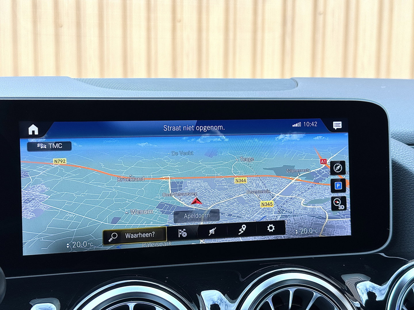 Mercedes-Benz GLA 200 Business Solution AMG | Origineel Nederlands | 1e Eigenaar | Panoramadak | Elektrische Trekhaak | Multibeam Led | Camera | Memory Seats | Stoelverwarming |