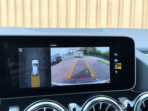 Mercedes-Benz GLA 200 Business Solution AMG | Origineel Nederlands | 1e Eigenaar | Panoramadak | Elektrische Trekhaak | Multibeam Led | Camera | Memory Seats | Stoelverwarming |