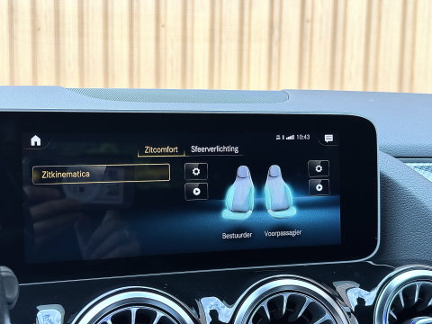 Mercedes-Benz GLA 200 Business Solution AMG | Origineel Nederlands | 1e Eigenaar | Panoramadak | Elektrische Trekhaak | Multibeam Led | Camera | Memory Seats | Stoelverwarming |