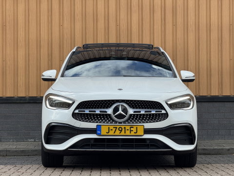 Mercedes-Benz GLA 200 Business Solution AMG | Origineel Nederlands | 1e Eigenaar | Panoramadak | Elektrische Trekhaak | Multibeam Led | Camera | Memory Seats | Stoelverwarming |