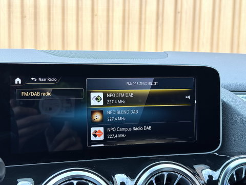 Mercedes-Benz GLA 200 Business Solution AMG | Origineel Nederlands | 1e Eigenaar | Panoramadak | Elektrische Trekhaak | Multibeam Led | Camera | Memory Seats | Stoelverwarming |