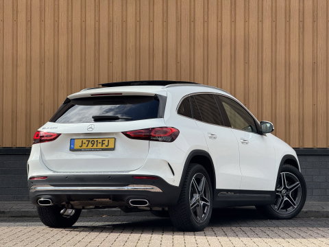 Mercedes-Benz GLA 200 Business Solution AMG | Origineel Nederlands | 1e Eigenaar | Panoramadak | Elektrische Trekhaak | Multibeam Led | Camera | Memory Seats | Stoelverwarming |