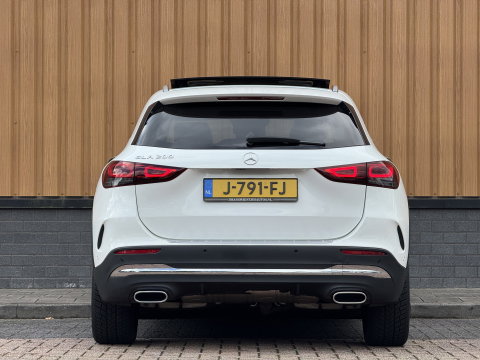 Mercedes-Benz GLA 200 Business Solution AMG | Origineel Nederlands | 1e Eigenaar | Panoramadak | Elektrische Trekhaak | Multibeam Led | Camera | Memory Seats | Stoelverwarming |