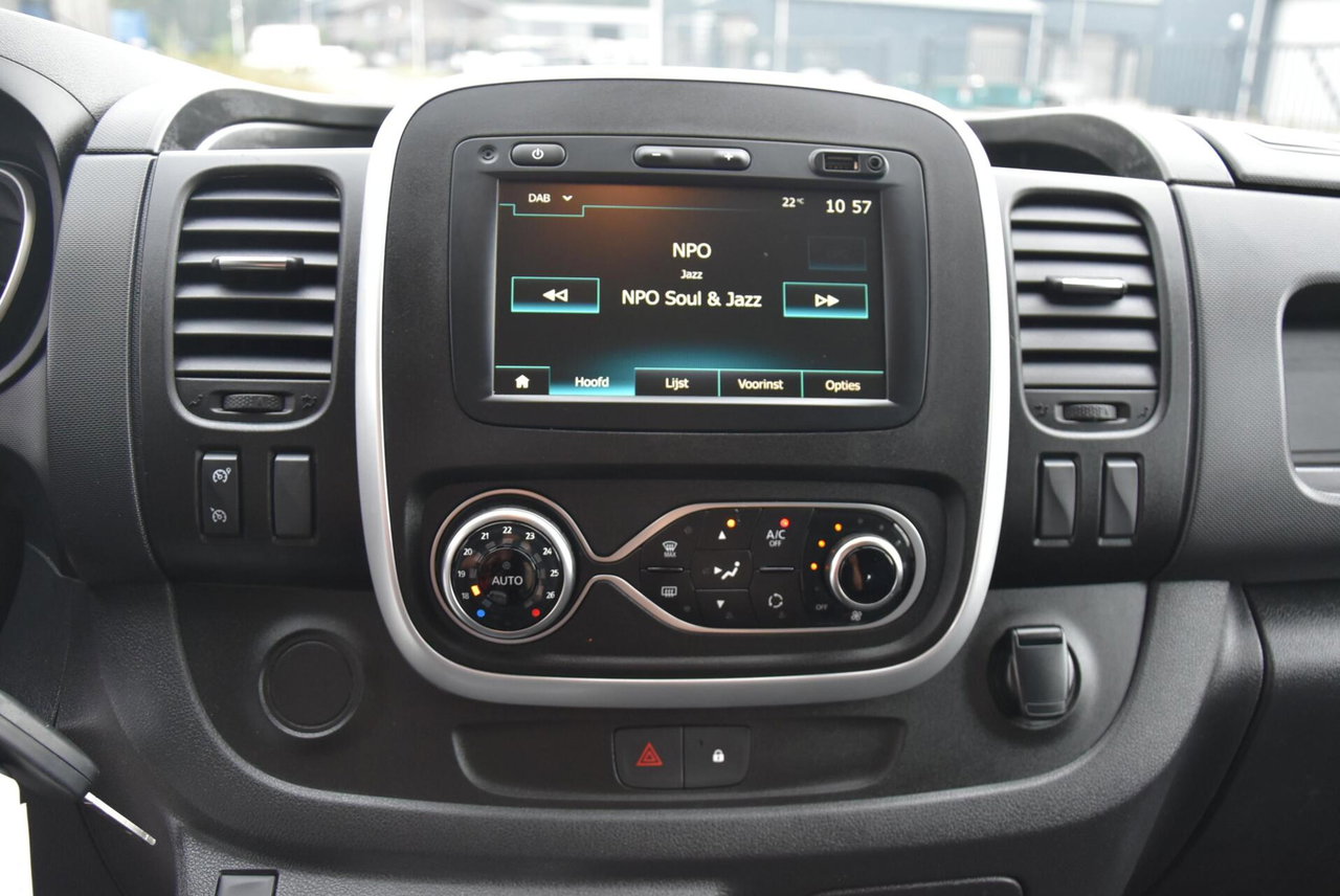 Nissan NV300