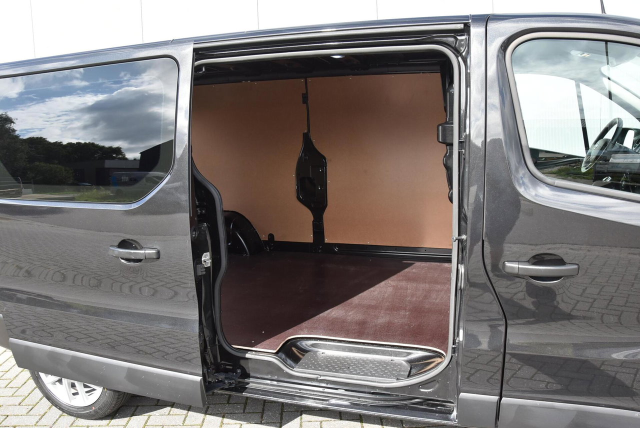 Nissan NV300