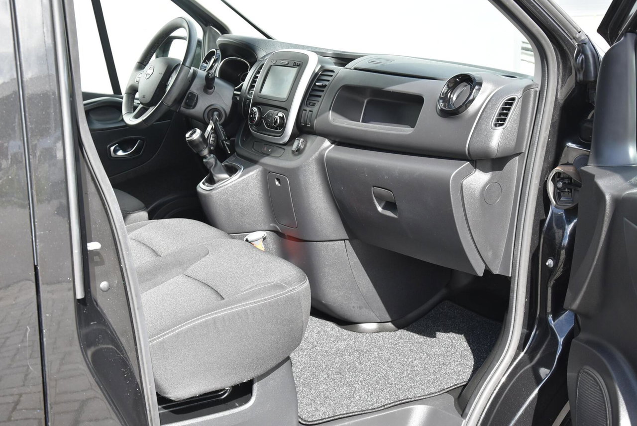 Nissan NV300