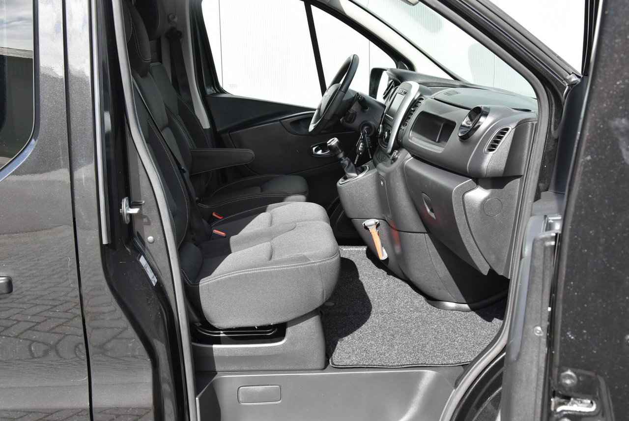 Nissan NV300